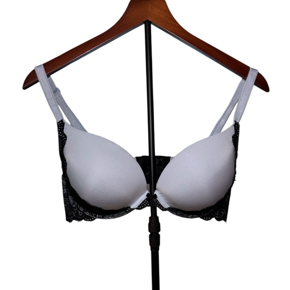 Torrid Elegant Black and‎ Light Blue Lace Bra Sz 40C EUC